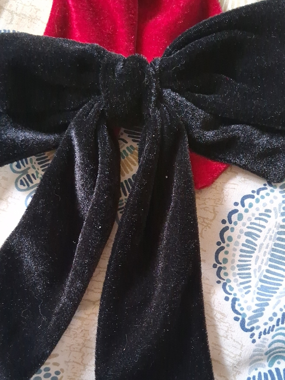 Velvet Hair Bows Trio in Black and Red - Picture 4 of 5